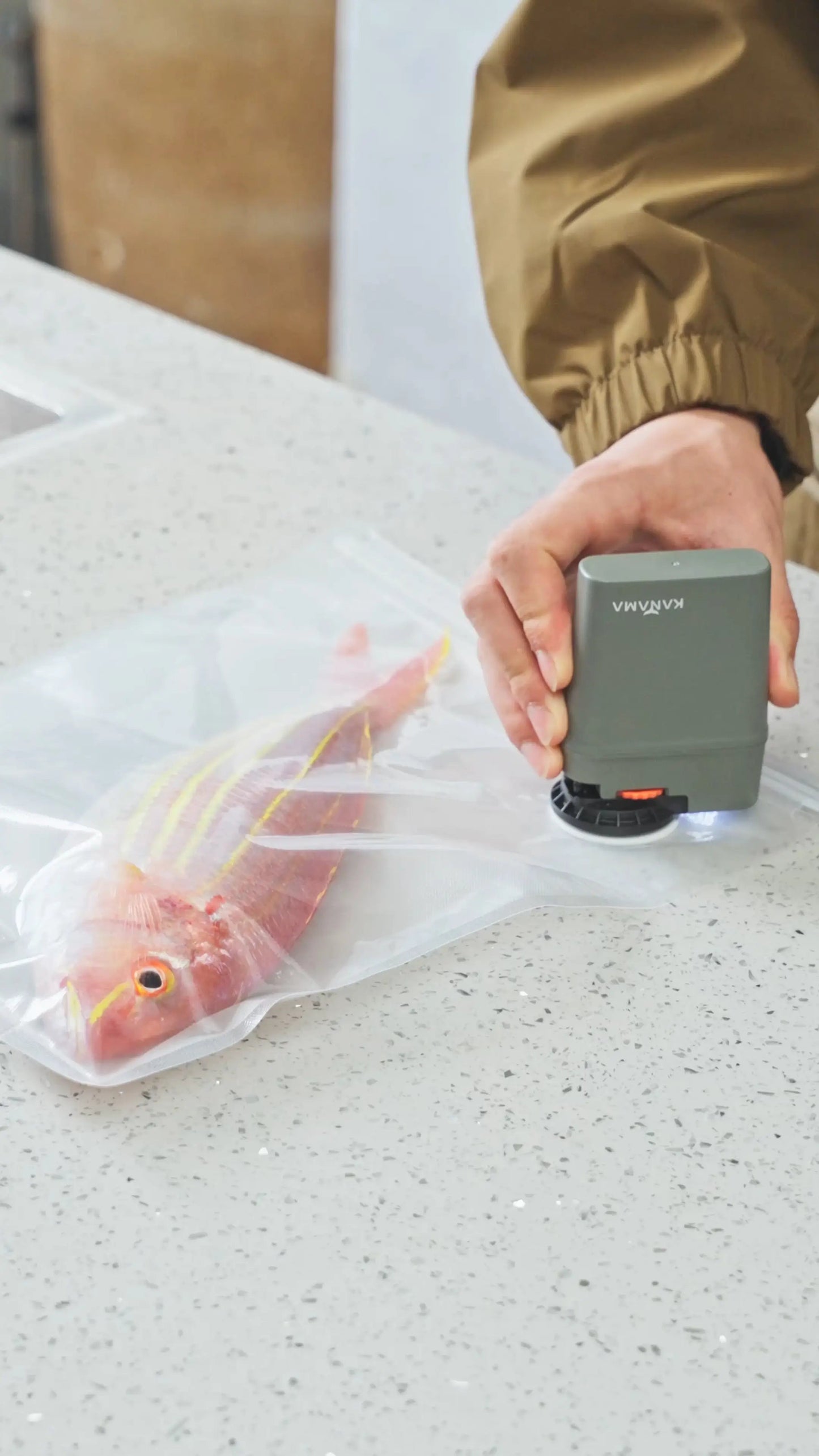 Kanama VersaPump: 2-in-1 Waterproof Aerator & Vacuum Sealer